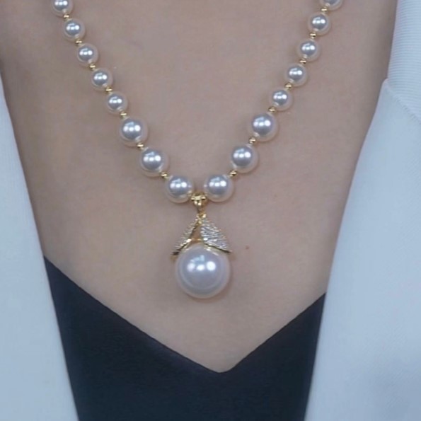 Italian Luxury Whaite Pearl Full Diamond Leaf Necklace - Image 2