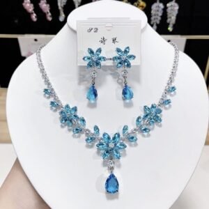 necklace and earrings with zircon, universal elegant set, light luxury style