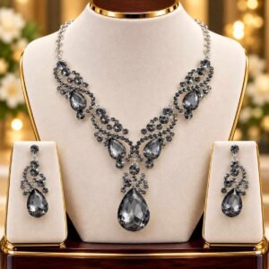 Diamond Cut Crystal Jewelry Set (Gray)